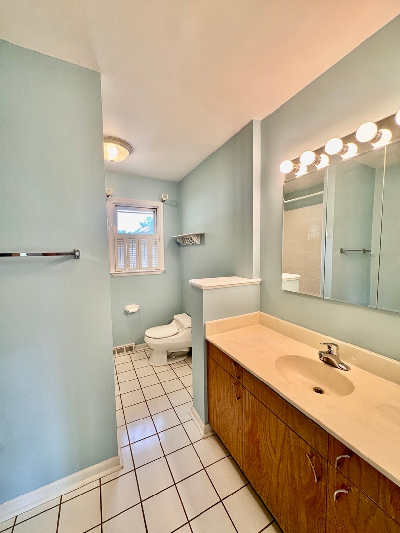 4707 Fairview Avenue, Downers Grove, IL 60515