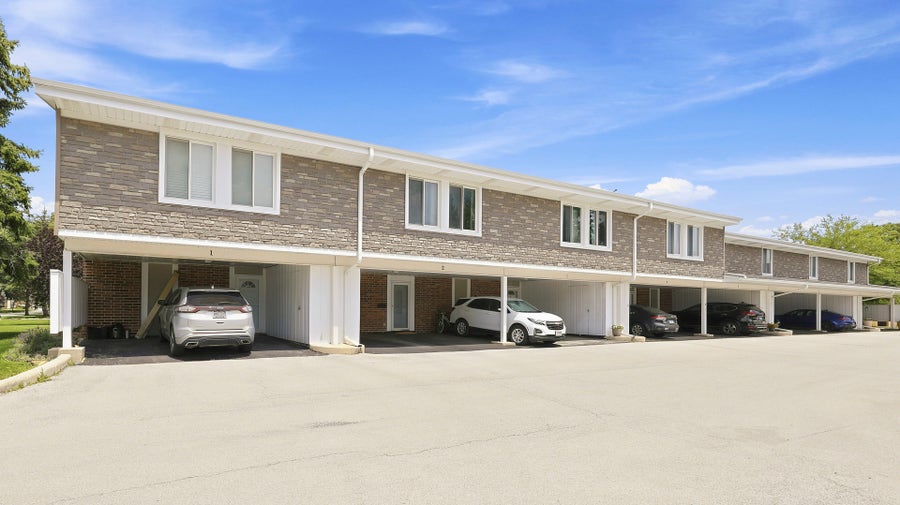 Property photo for 2 Cour Masson, Palos Hills, IL