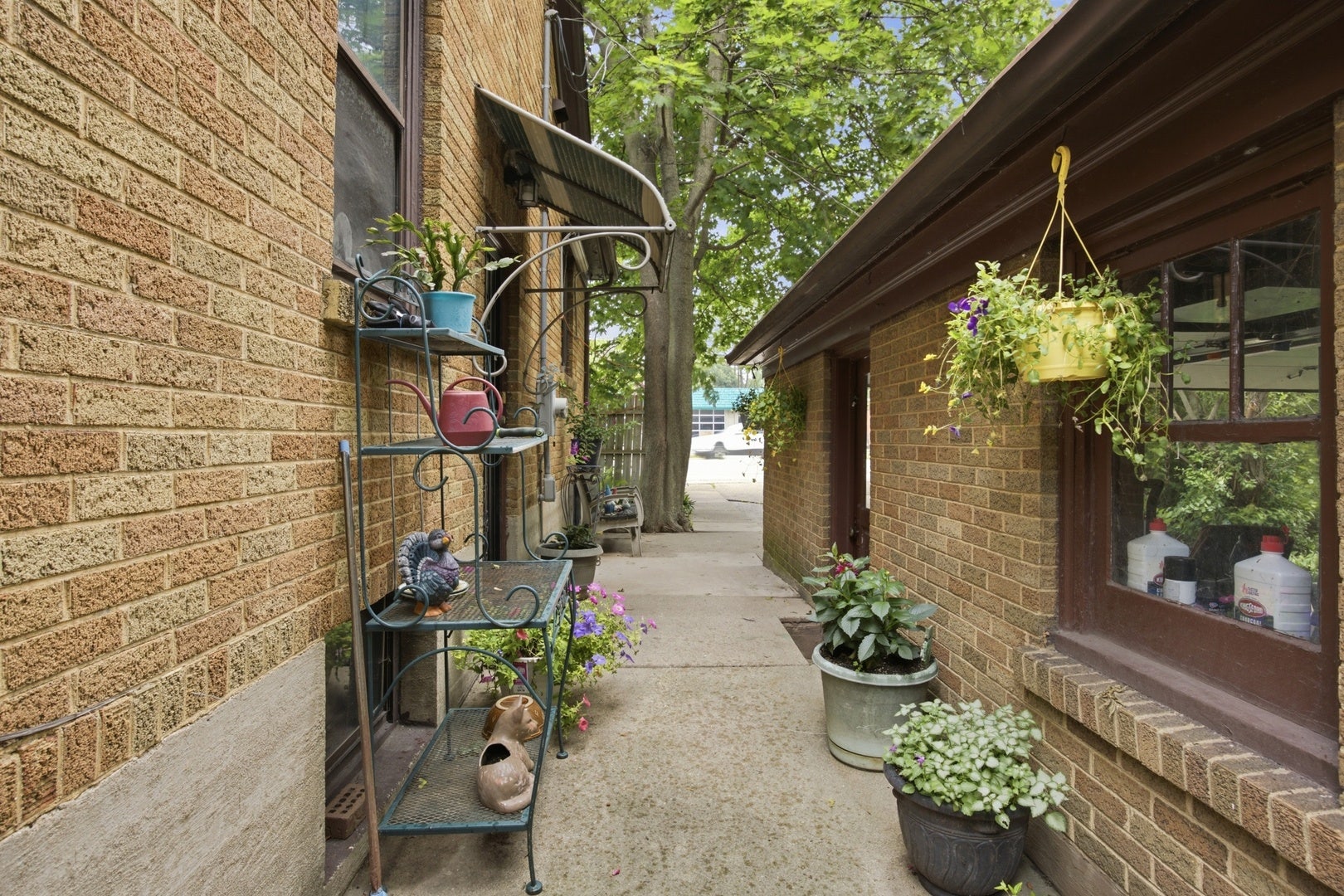 45 N Aldine Street, Elgin, IL 60123 45 N Aldine Street, Elgin, IL 60123