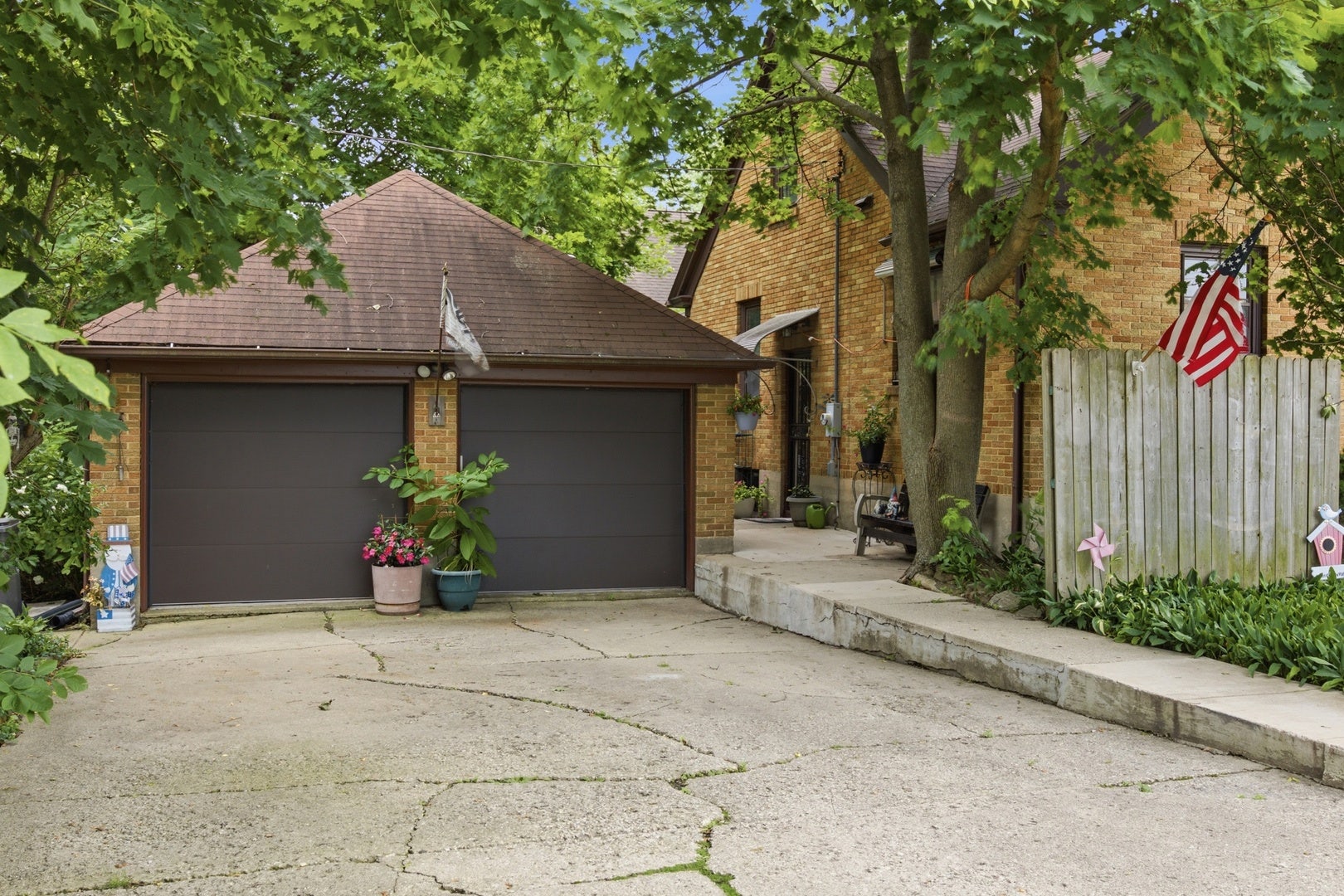 45 N Aldine Street, Elgin, IL 60123 45 N Aldine Street, Elgin, IL 60123