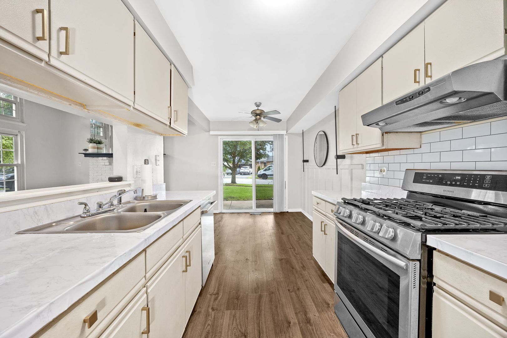 16030 85th Place, Tinley Park, IL 60487 16030 85th Place, Tinley Park, IL 60487