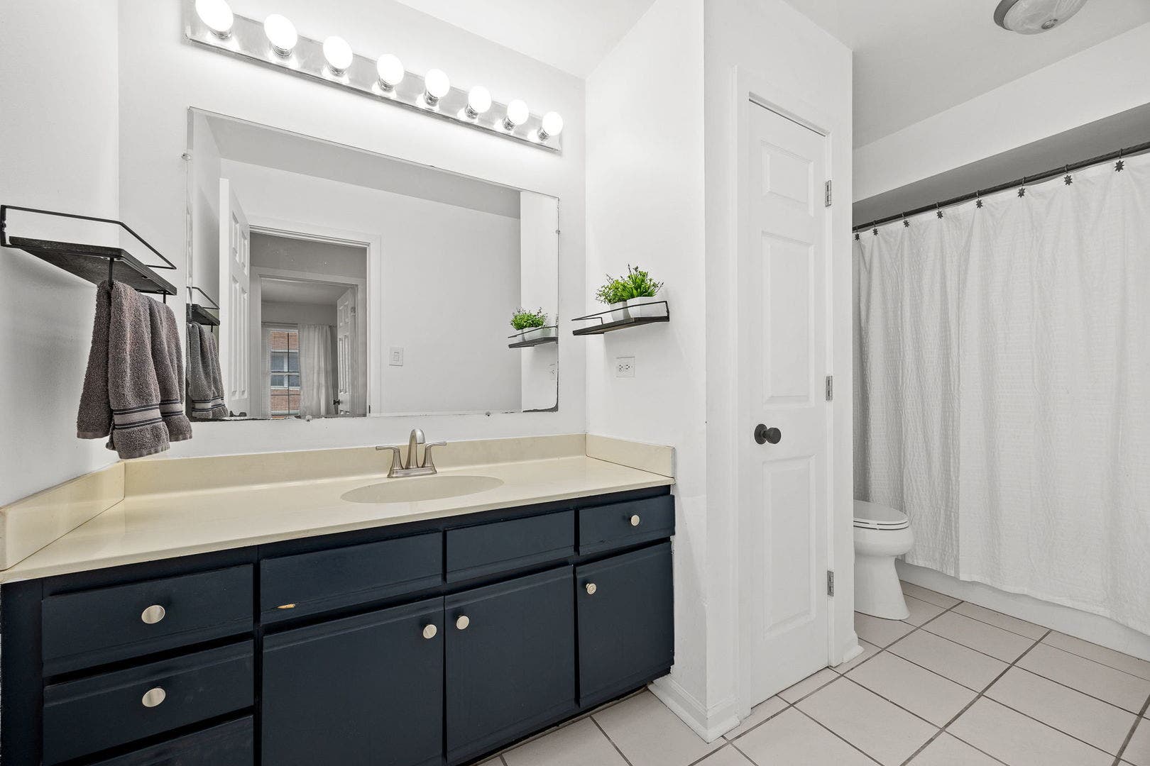 16030 85th Place, Tinley Park, IL 60487 16030 85th Place, Tinley Park, IL 60487