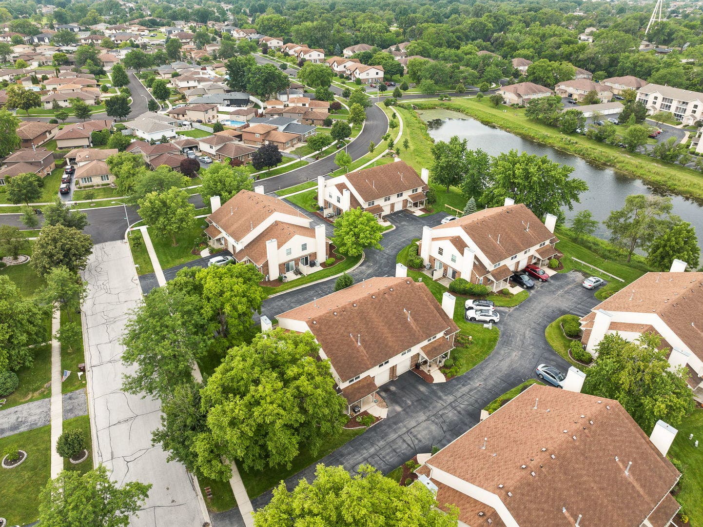 16030 85th Place, Tinley Park, IL 60487 16030 85th Place, Tinley Park, IL 60487