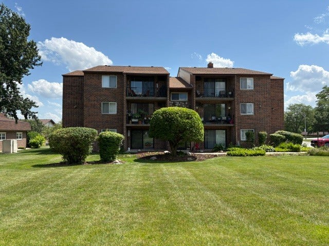 9840 W 153rd Street, #1NE, Orland Park, IL 60462 9840 W 153rd Street, #1NE, Orland Park, IL 60462