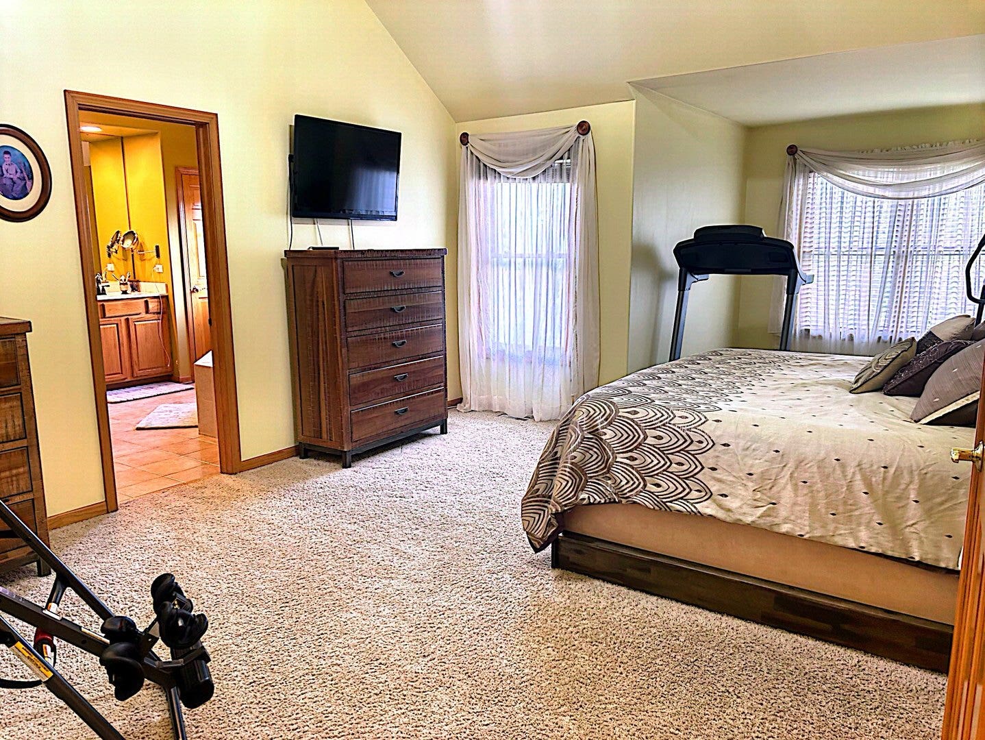 2484 Warwick Court, Aurora, IL 60503 2484 Warwick Court, Aurora, IL 60503
