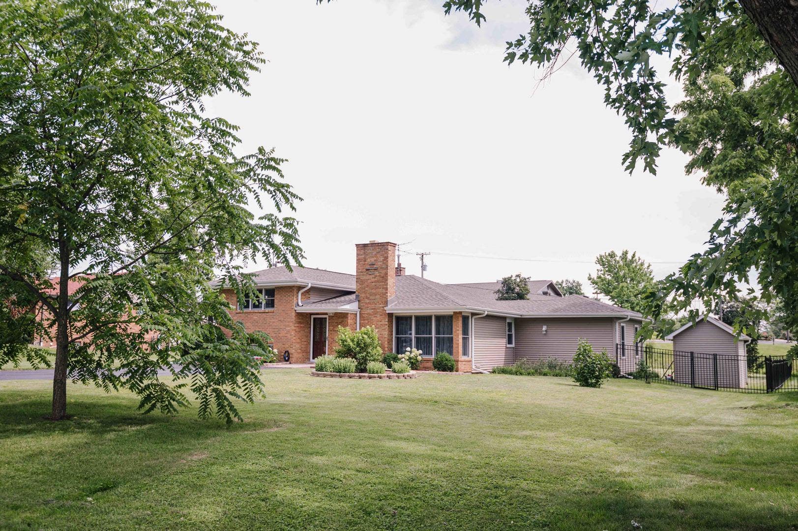 8827 W 131 Place, Orland Park, IL 60462 8827 W 131 Place, Orland Park, IL 60462