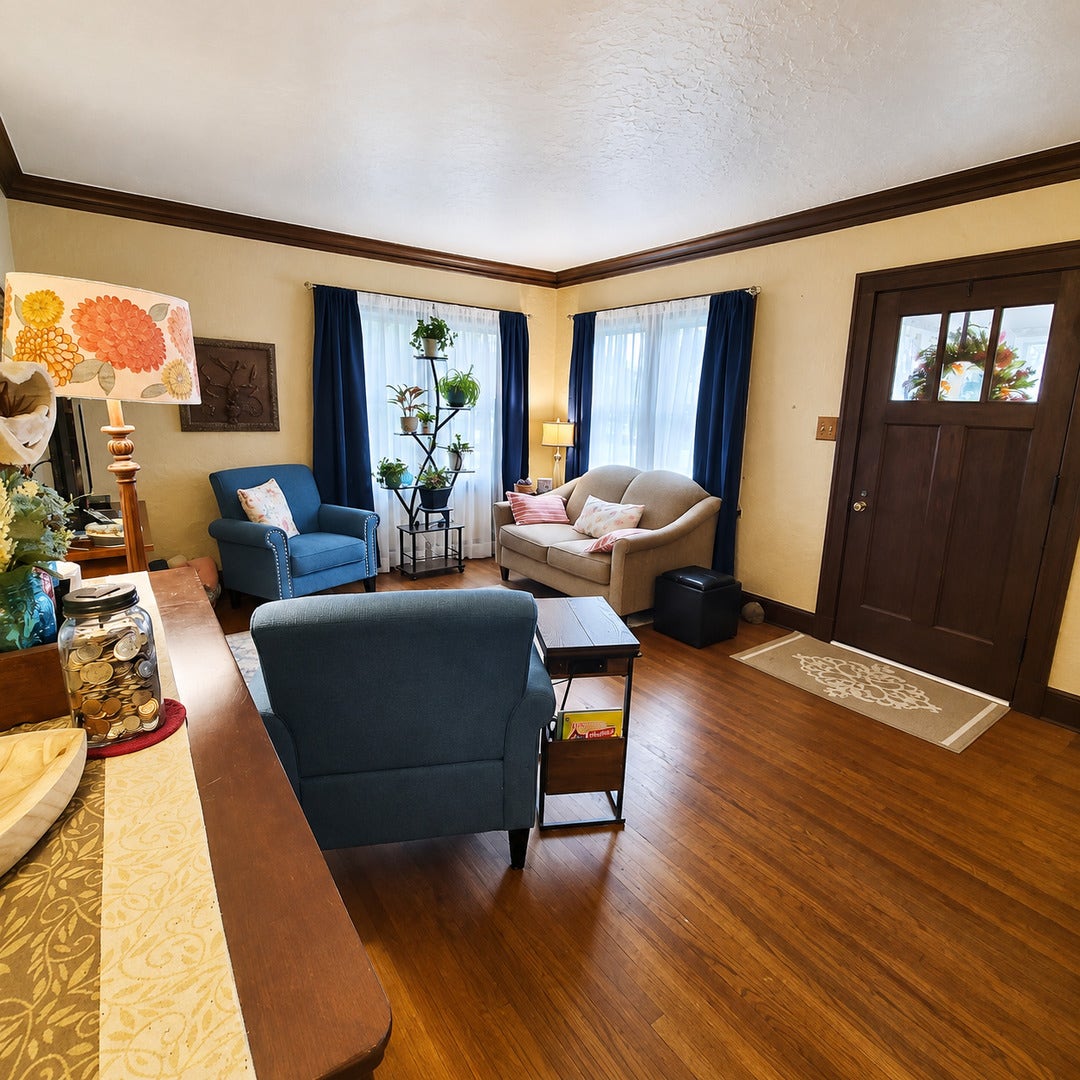 621 Lincoln Avenue, Elgin, IL 60120 621 Lincoln Avenue, Elgin, IL 60120