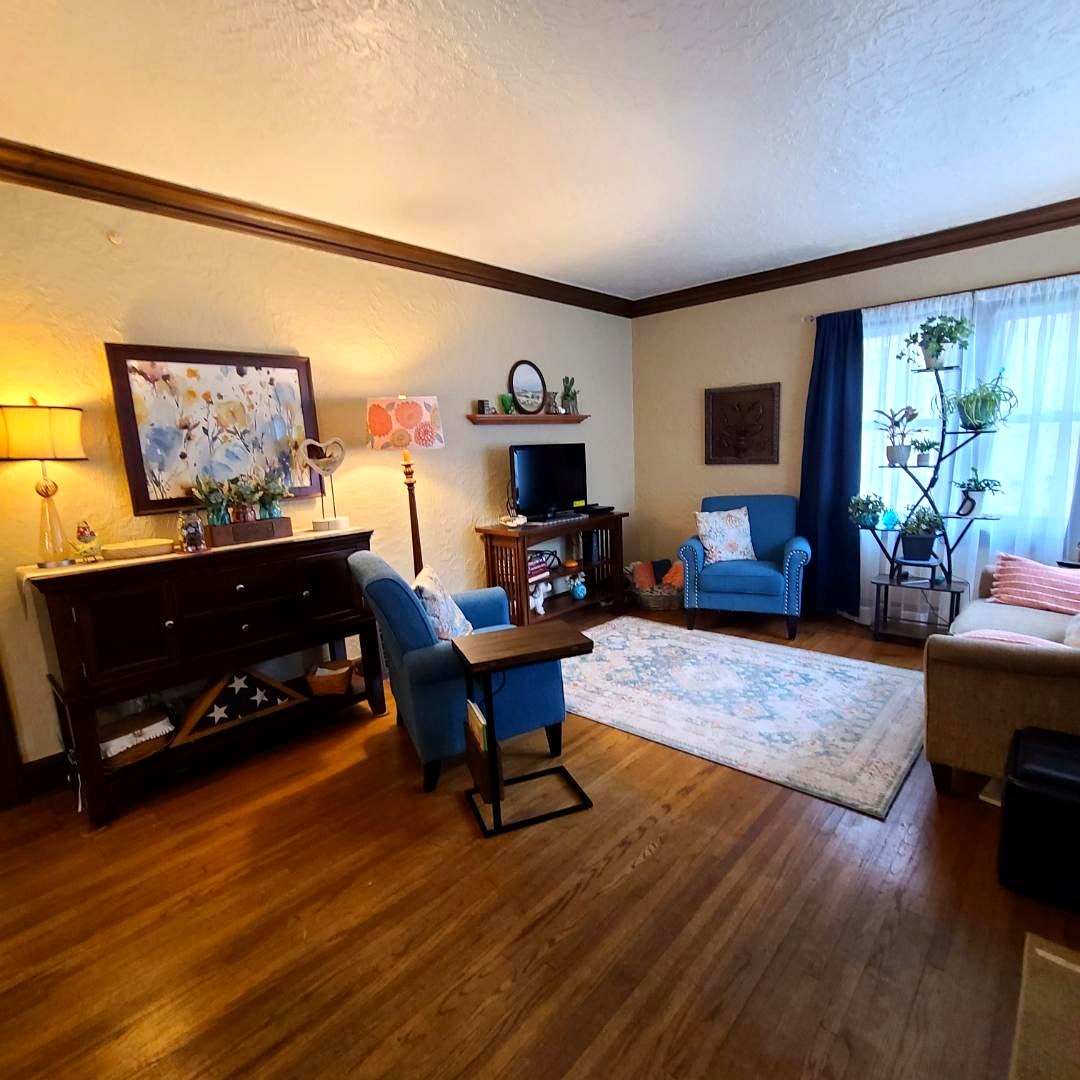 621 Lincoln Avenue, Elgin, IL 60120 621 Lincoln Avenue, Elgin, IL 60120
