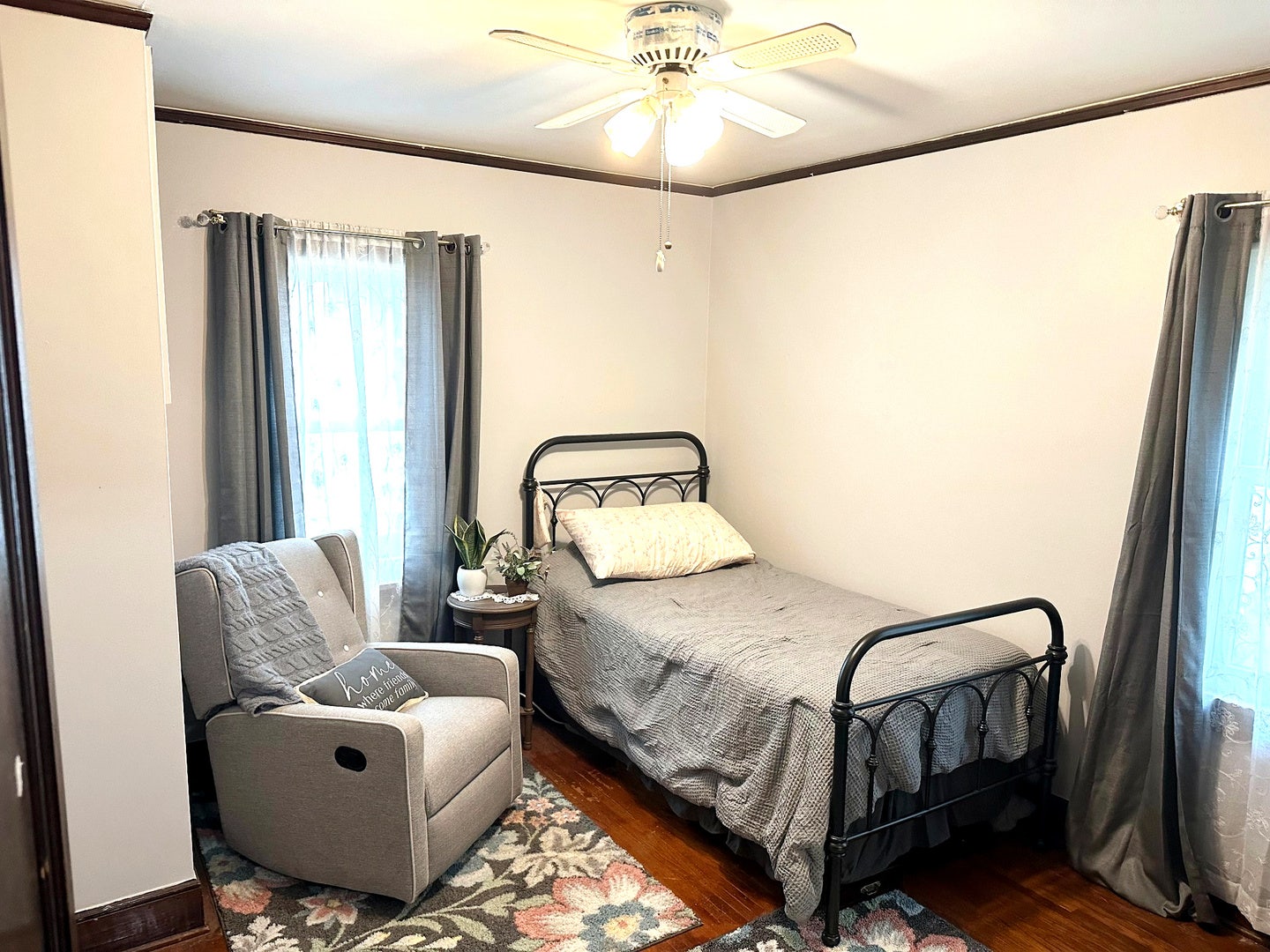 621 Lincoln Avenue, Elgin, IL 60120 621 Lincoln Avenue, Elgin, IL 60120