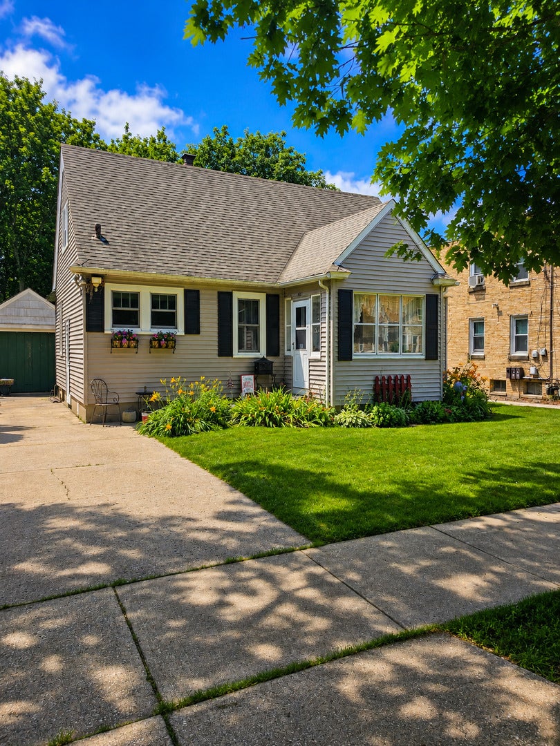621 Lincoln Avenue, Elgin, IL 60120 621 Lincoln Avenue, Elgin, IL 60120