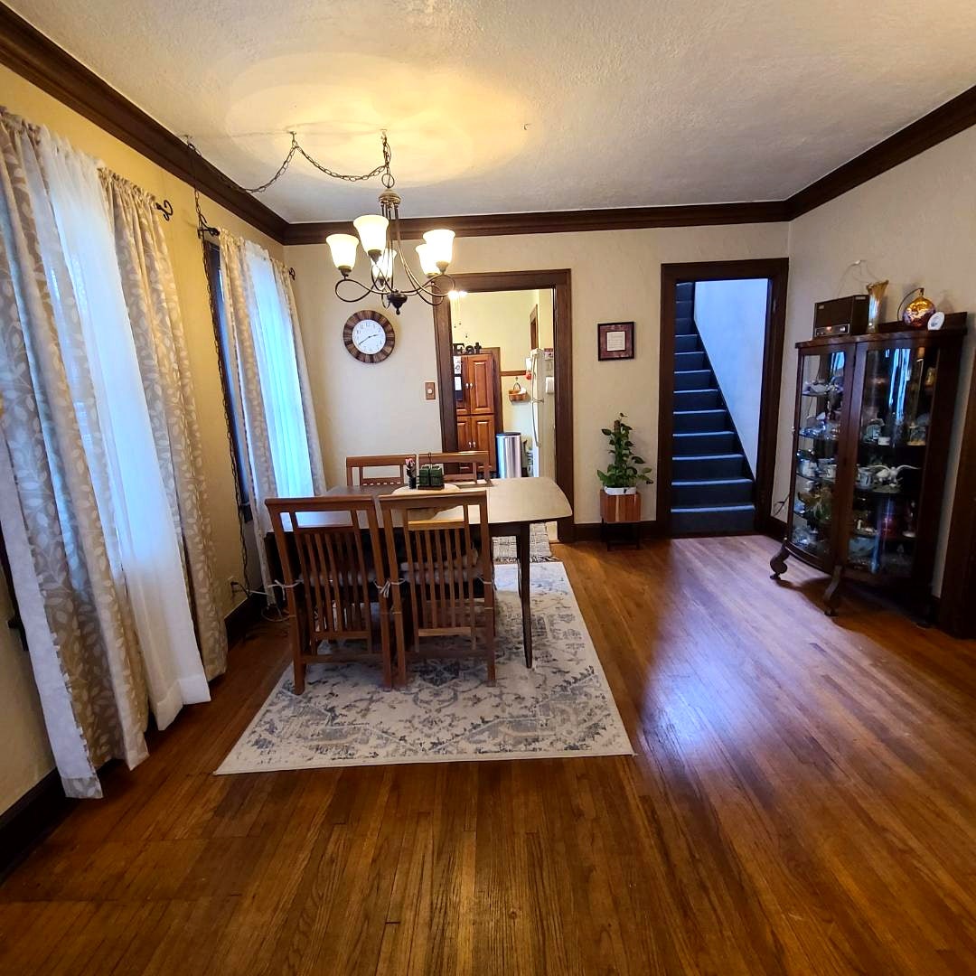621 Lincoln Avenue, Elgin, IL 60120 621 Lincoln Avenue, Elgin, IL 60120