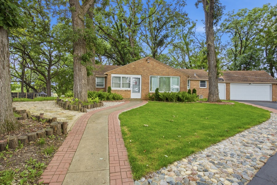 Property photo for 37W961 Bowes Road, Elgin, IL