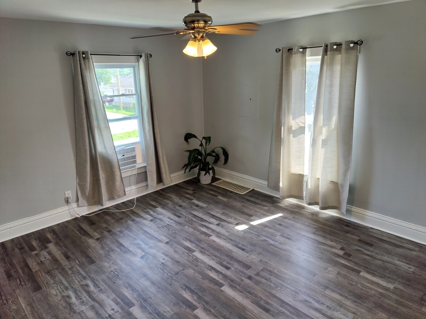 712 2nd Avenue, Joliet, IL 60433 712 2nd Avenue, Joliet, IL 60433