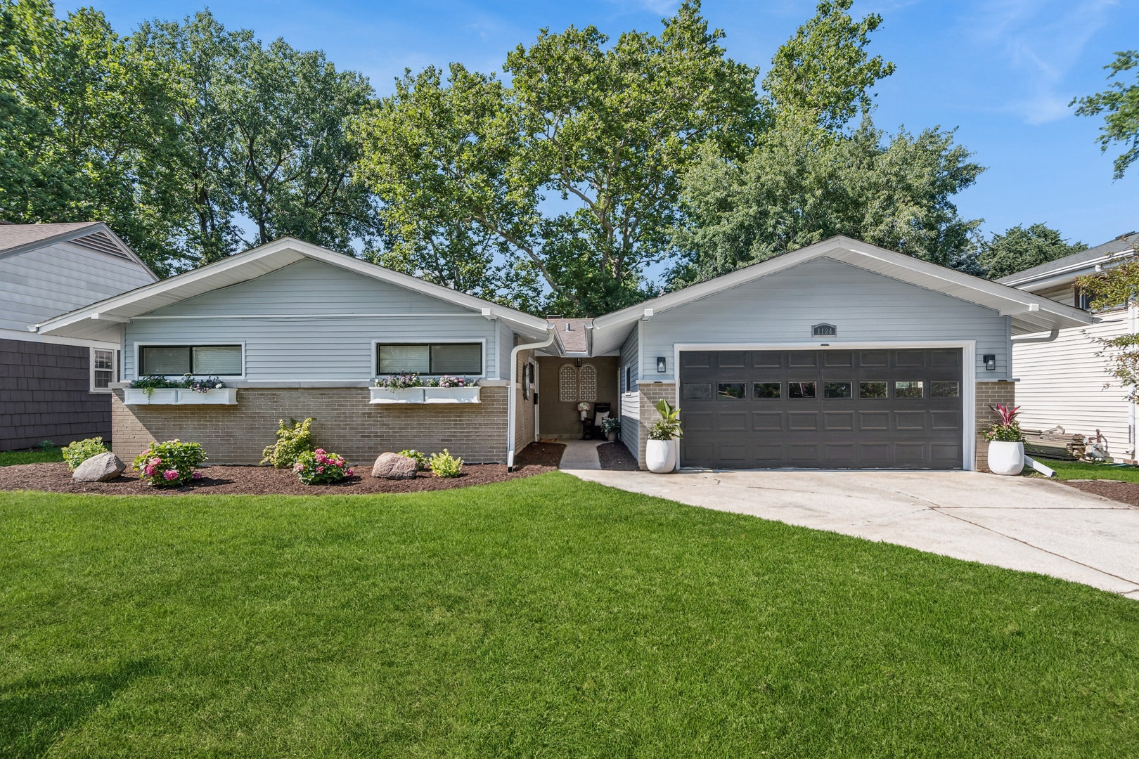 1124 59th Street, Downers Grove, IL 60516