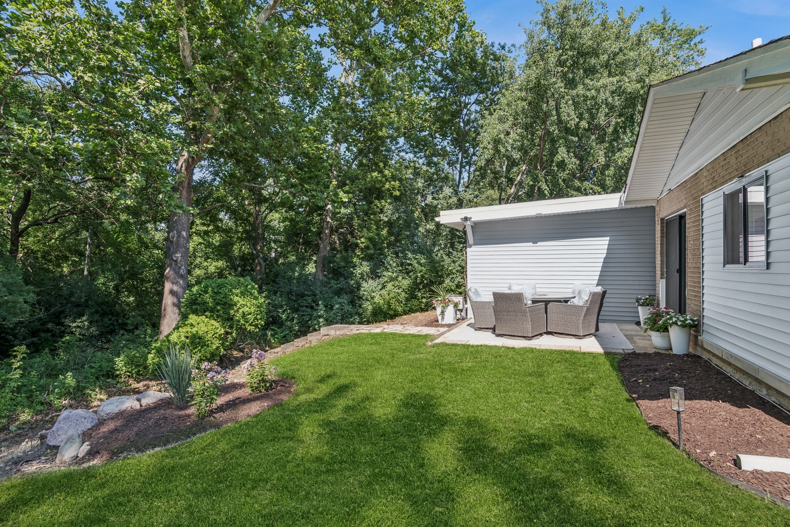 1124 59th Street, Downers Grove, IL 60516