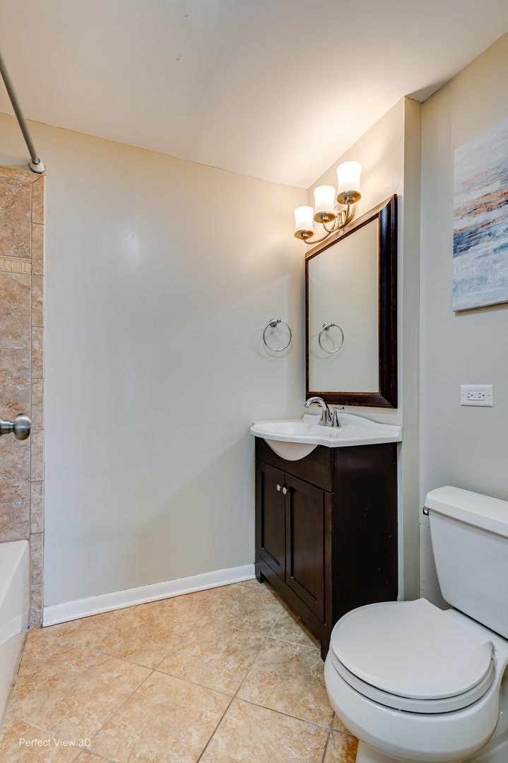 5400 Walnut Avenue, #406, Downers Grove, IL 60515