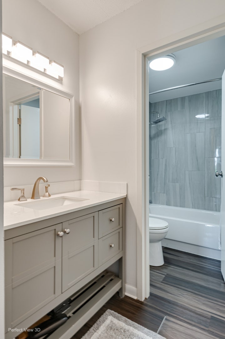 5400 Walnut Avenue, #406, Downers Grove, IL 60515