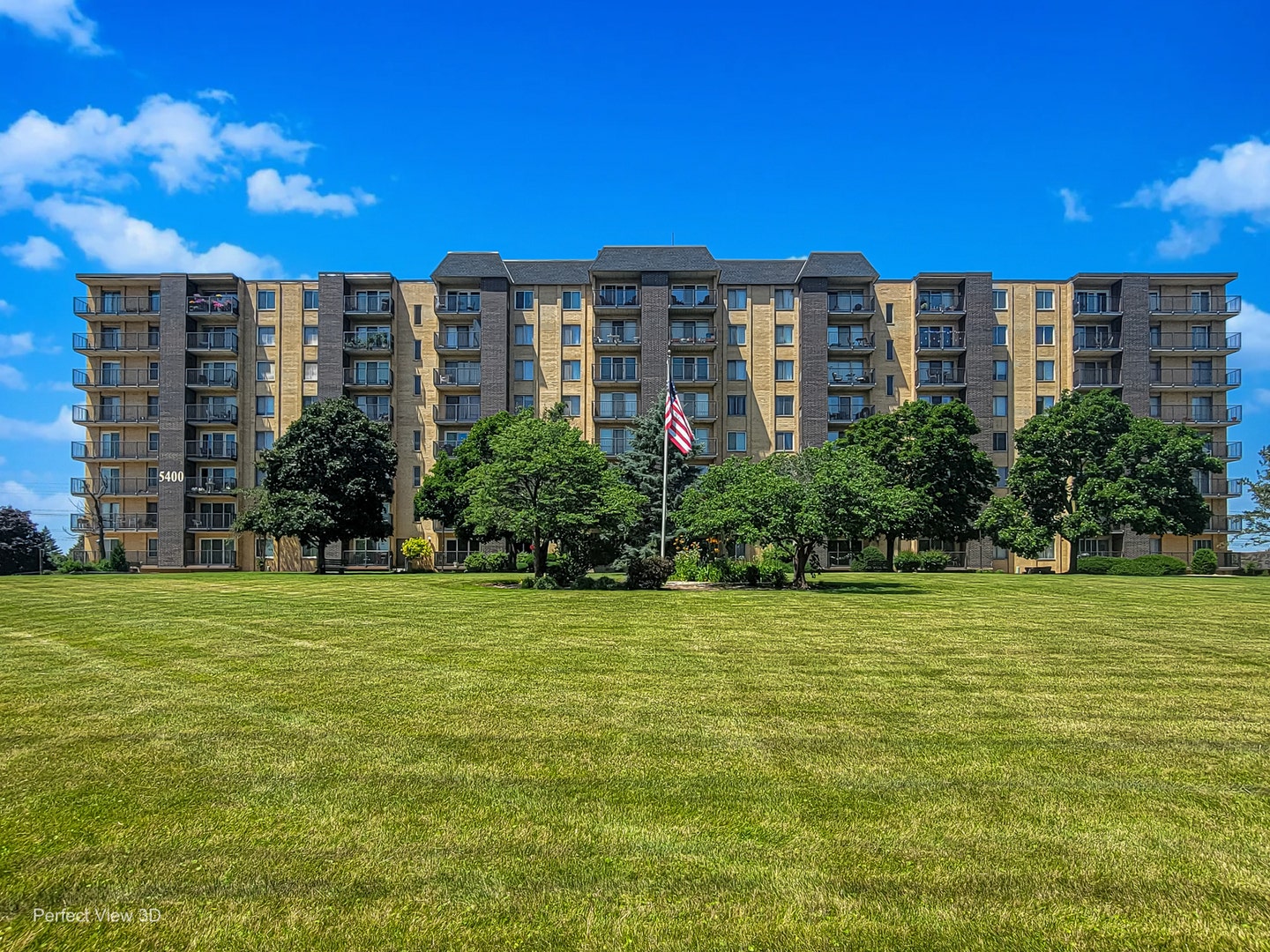 5400 Walnut Avenue, #406, Downers Grove, IL 60515