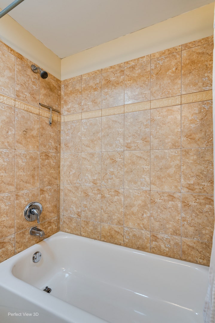 5400 Walnut Avenue, #406, Downers Grove, IL 60515