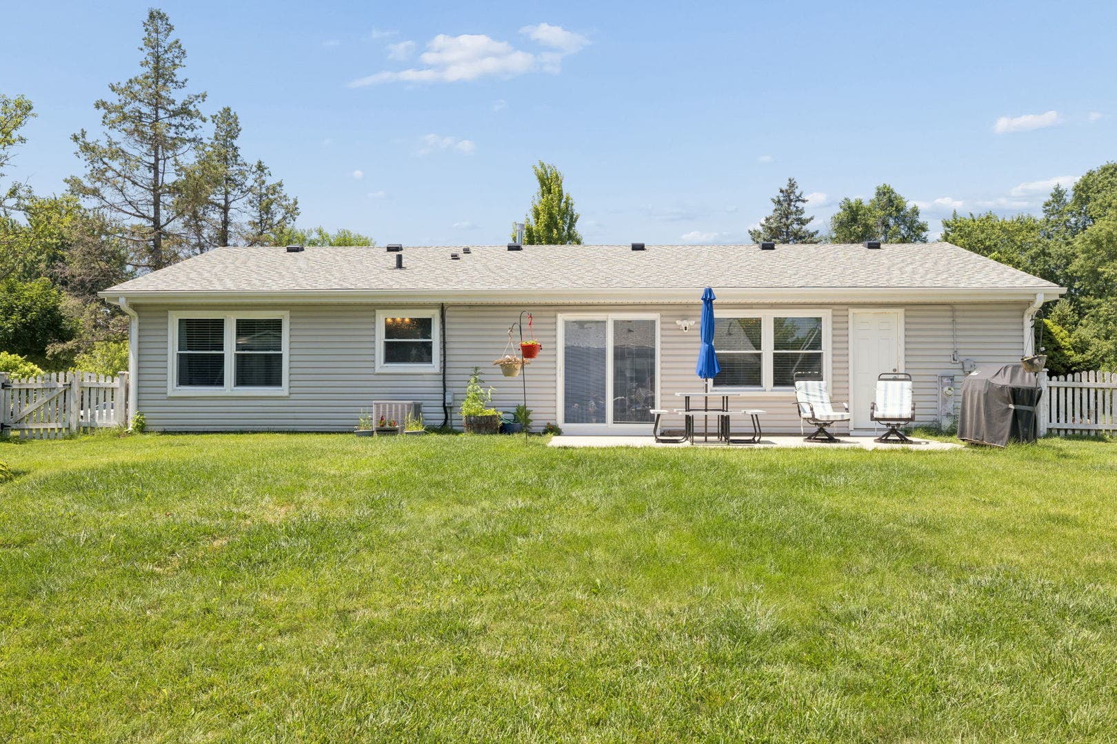 214 Lincolnshire Lane, Bolingbrook, IL 60440 214 Lincolnshire Lane, Bolingbrook, IL 60440