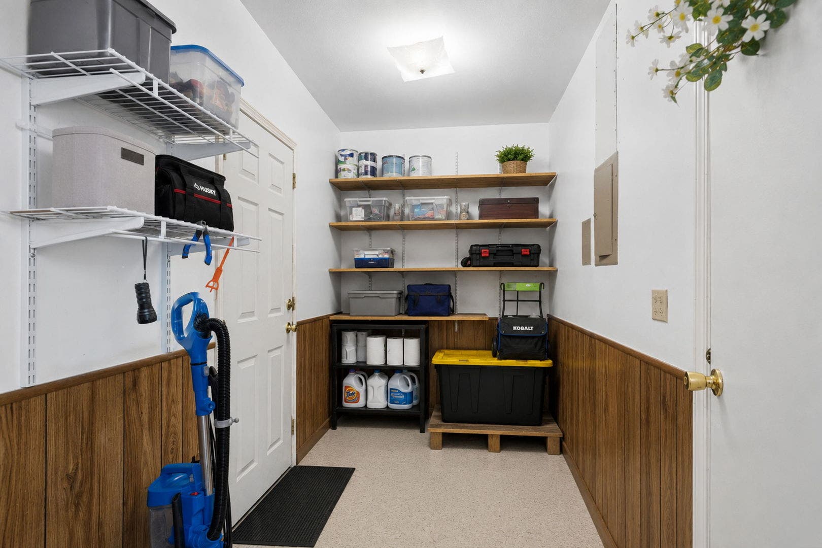 214 Lincolnshire Lane, Bolingbrook, IL 60440 214 Lincolnshire Lane, Bolingbrook, IL 60440