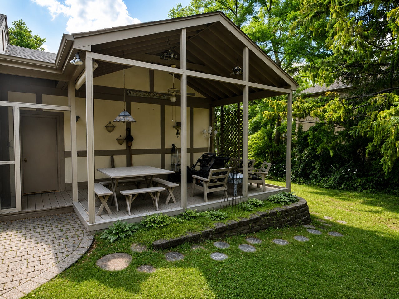 4079 Sterling Road, Downers Grove, IL 60515 4079 Sterling Road, Downers Grove, IL 60515