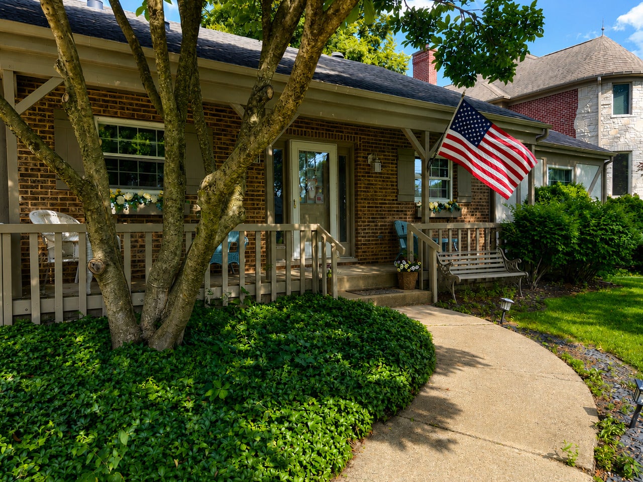 4079 Sterling Road, Downers Grove, IL 60515 4079 Sterling Road, Downers Grove, IL 60515
