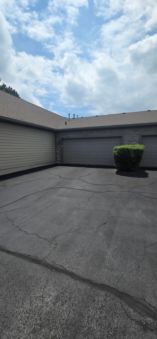 1988 Timberview Drive, Joliet, IL 60431