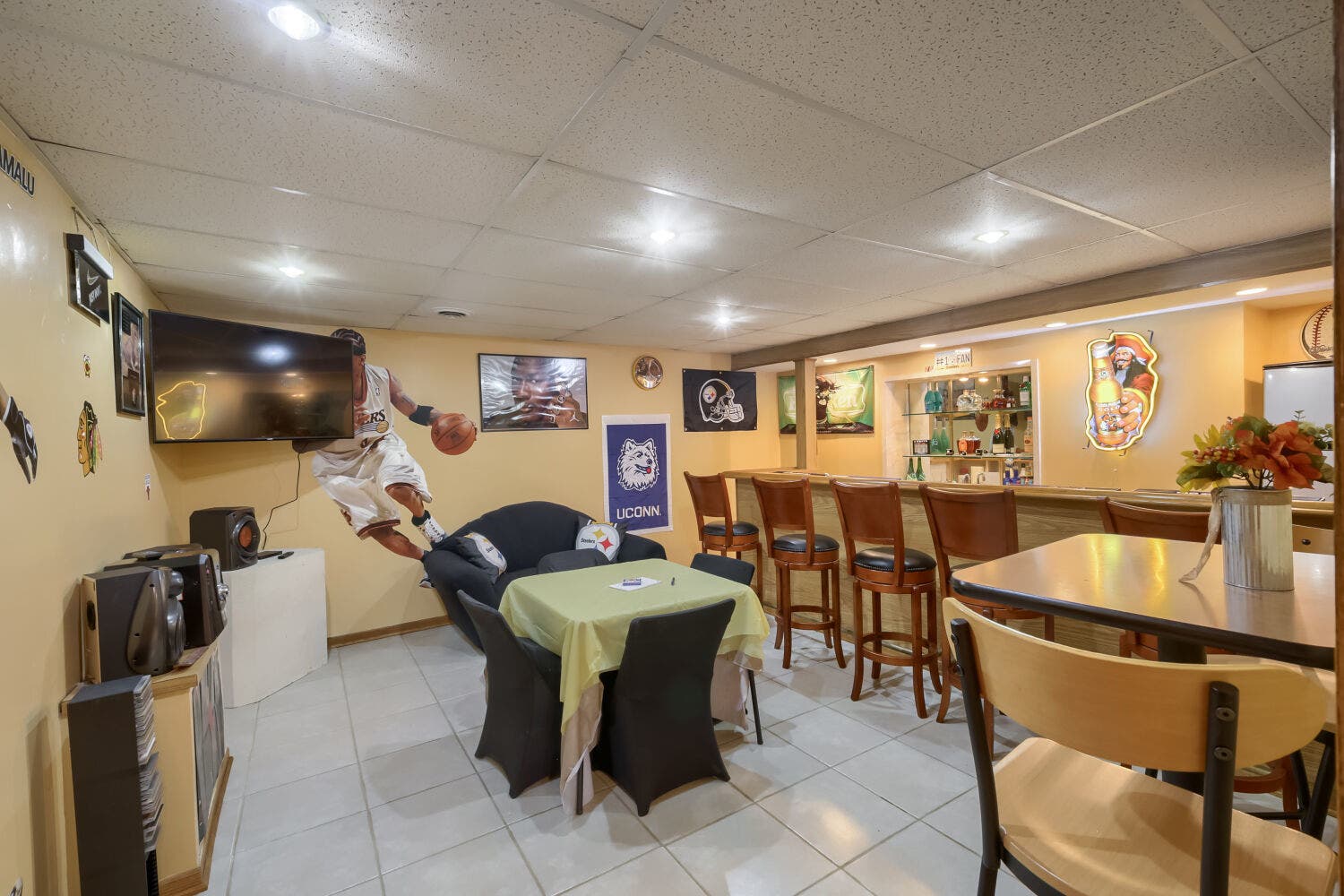 150 Winston Drive, Bolingbrook, IL 60440 150 Winston Drive, Bolingbrook, IL 60440