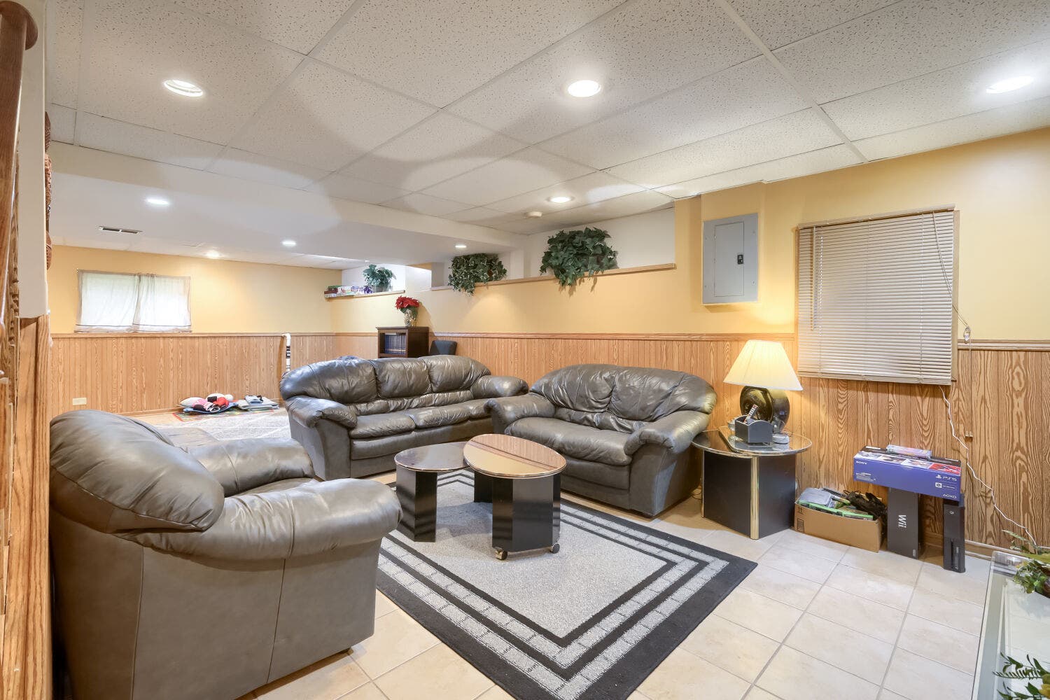 150 Winston Drive, Bolingbrook, IL 60440 150 Winston Drive, Bolingbrook, IL 60440