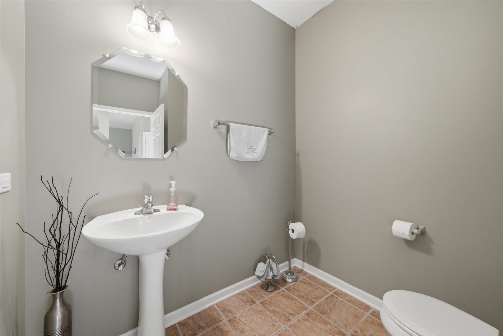 321 Claridge Circle, Bolingbrook, IL 60440 321 Claridge Circle, Bolingbrook, IL 60440
