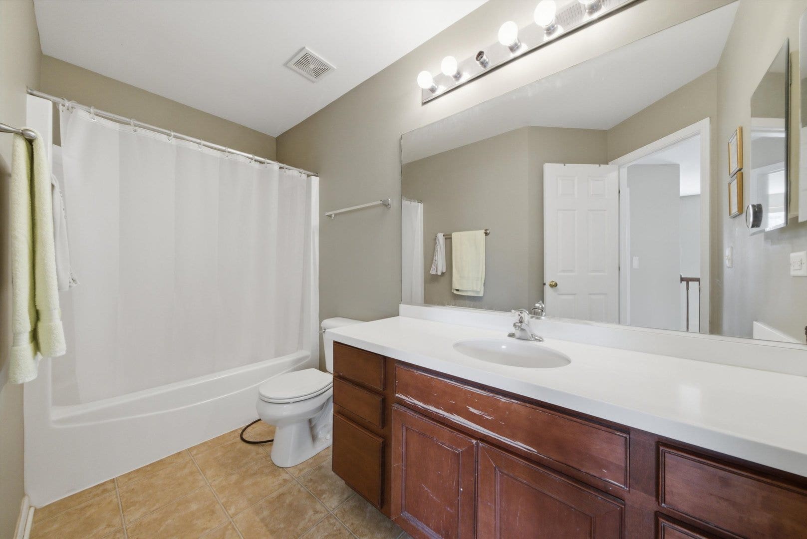 321 Claridge Circle, Bolingbrook, IL 60440 321 Claridge Circle, Bolingbrook, IL 60440