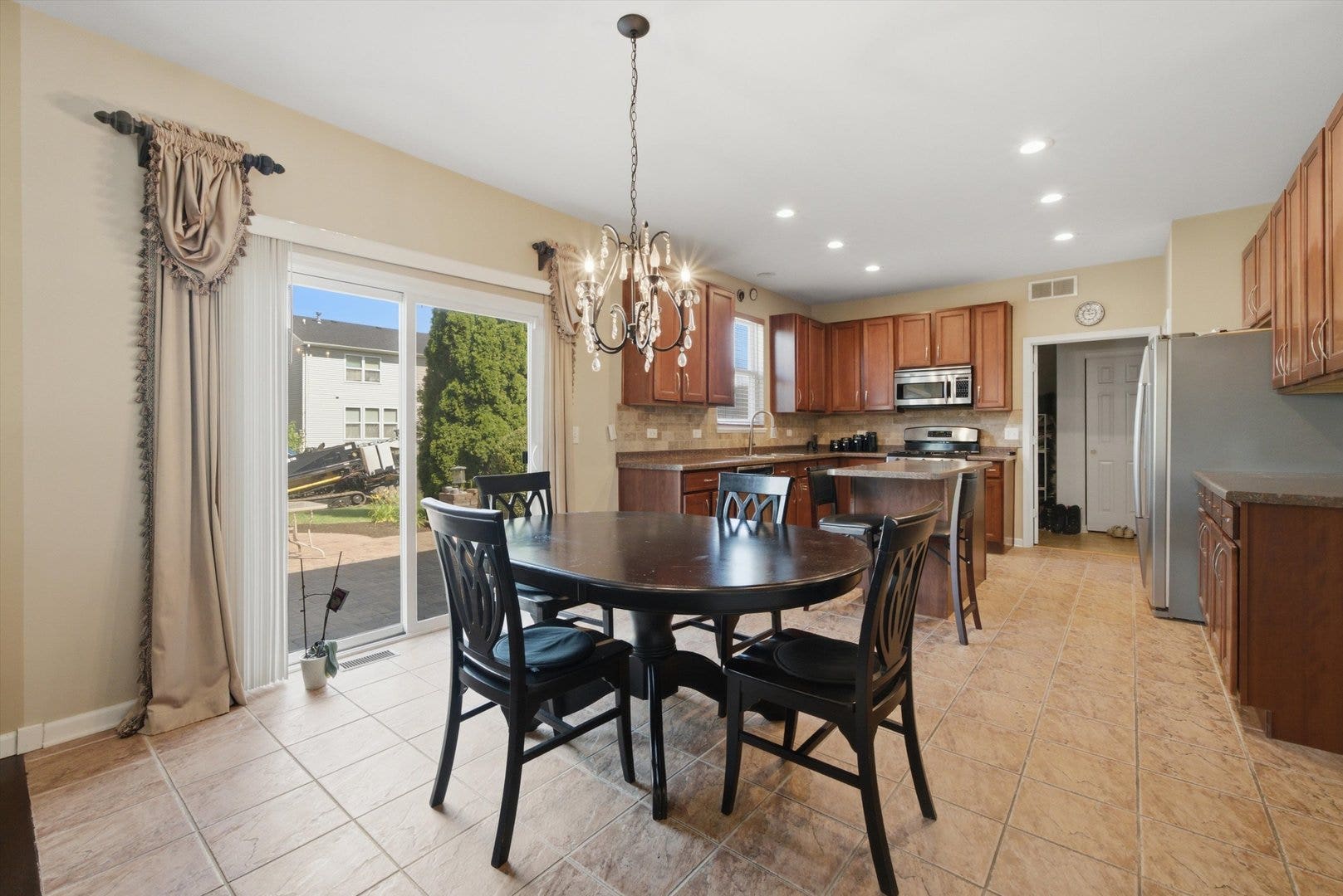 321 Claridge Circle, Bolingbrook, IL 60440 321 Claridge Circle, Bolingbrook, IL 60440
