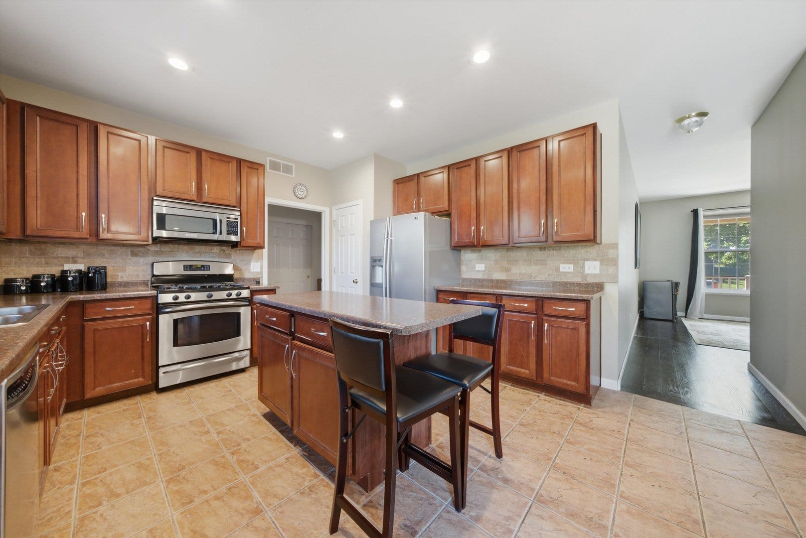321 Claridge Circle, Bolingbrook, IL 60440 321 Claridge Circle, Bolingbrook, IL 60440