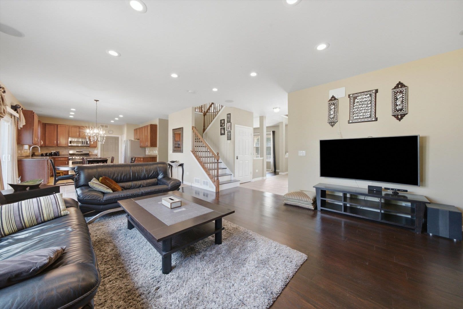 321 Claridge Circle, Bolingbrook, IL 60440 321 Claridge Circle, Bolingbrook, IL 60440