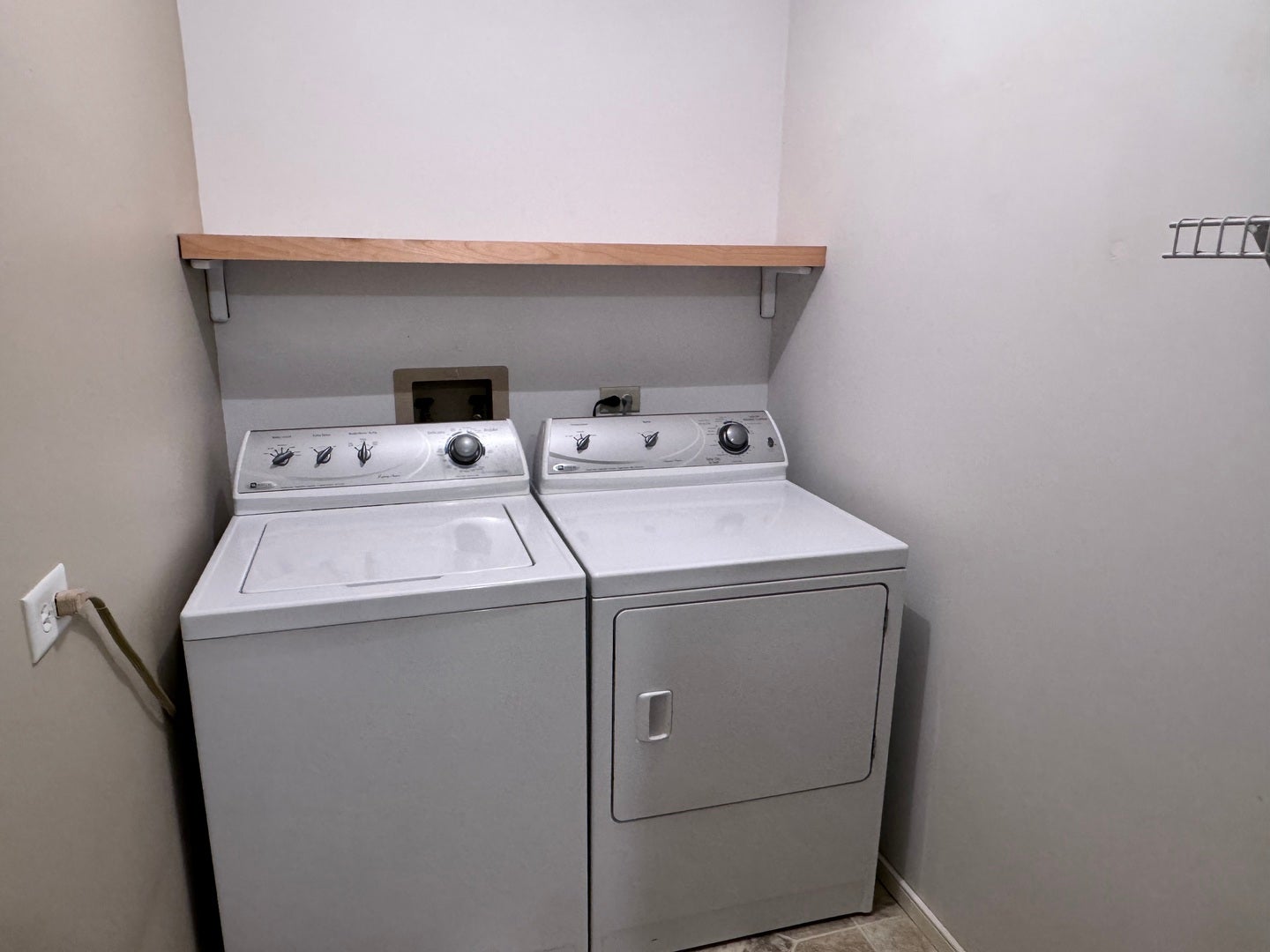 408 Heine Avenue, #408, Elgin, IL 60123 408 Heine Avenue, #408, Elgin, IL 60123