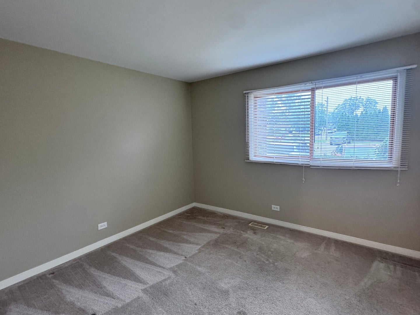 408 Heine Avenue, #408, Elgin, IL 60123 408 Heine Avenue, #408, Elgin, IL 60123