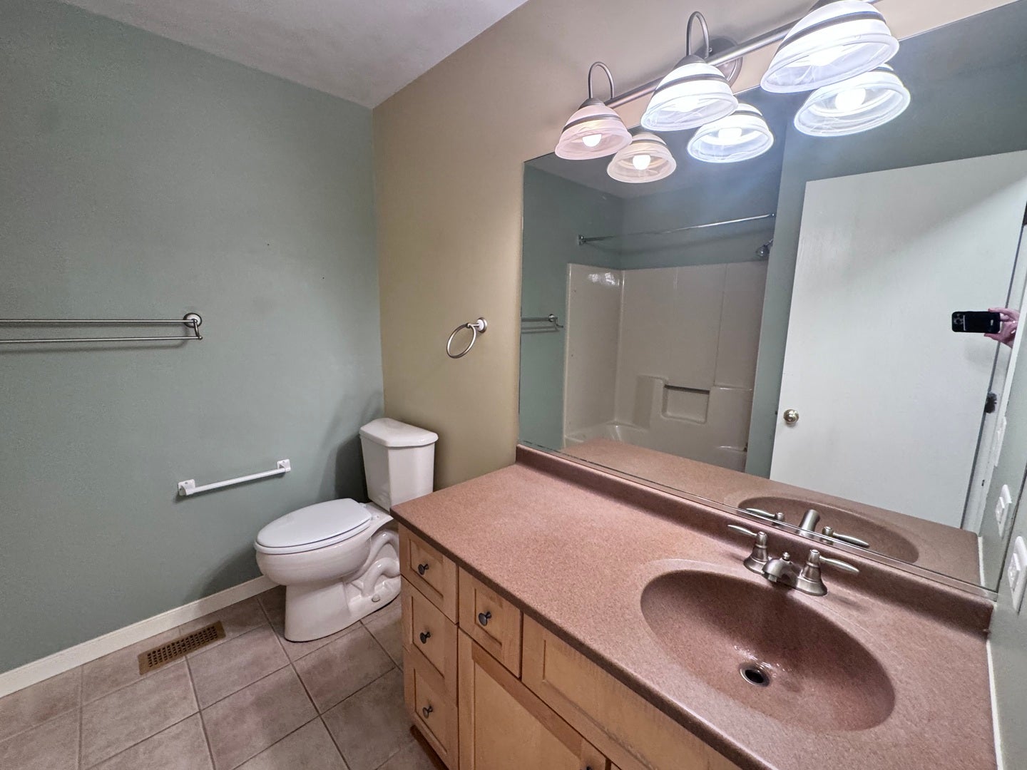 408 Heine Avenue, #408, Elgin, IL 60123 408 Heine Avenue, #408, Elgin, IL 60123