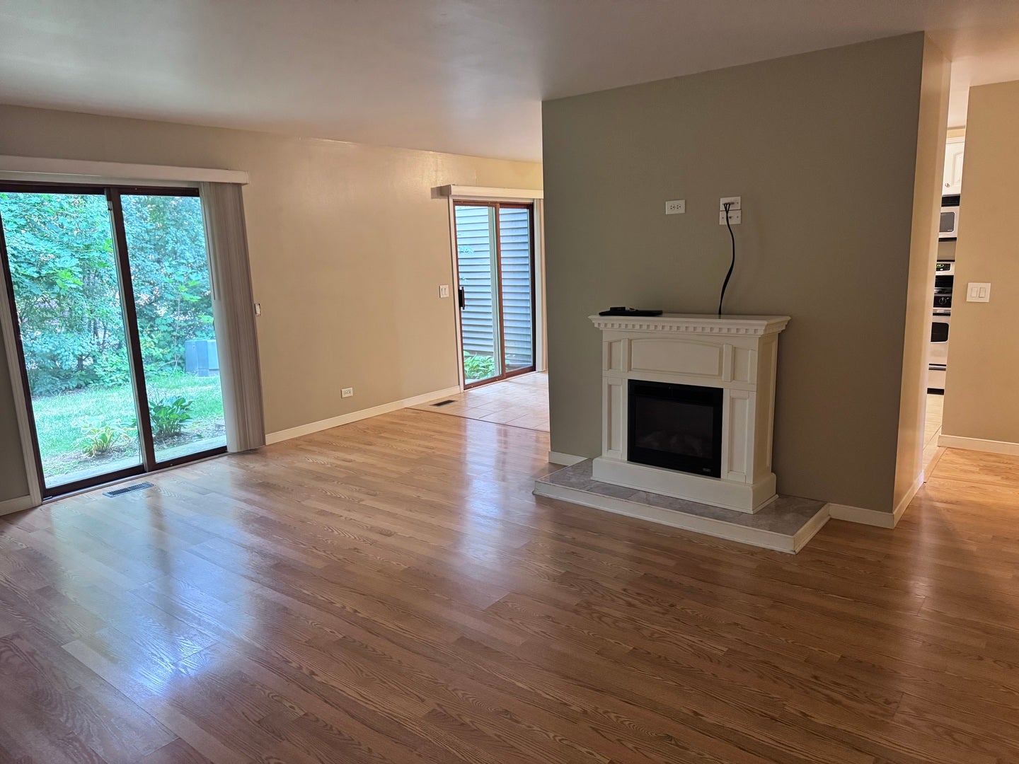 408 Heine Avenue, #408, Elgin, IL 60123 408 Heine Avenue, #408, Elgin, IL 60123