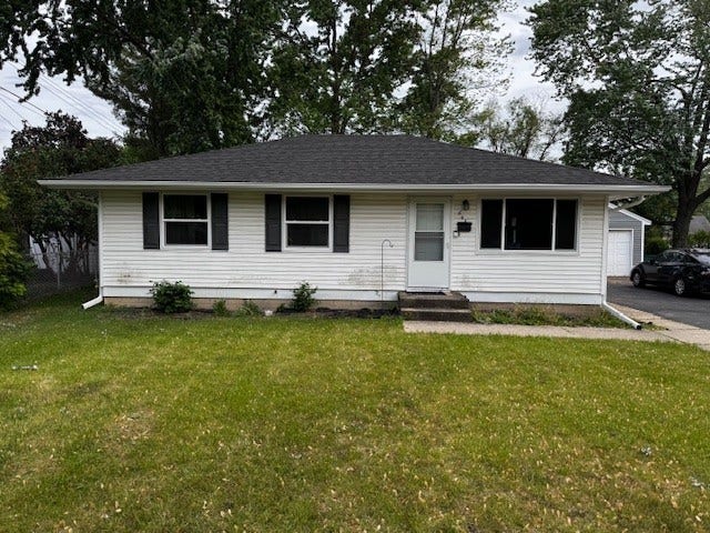 Property photo for 805 Hollyberry Drive, Joliet, IL