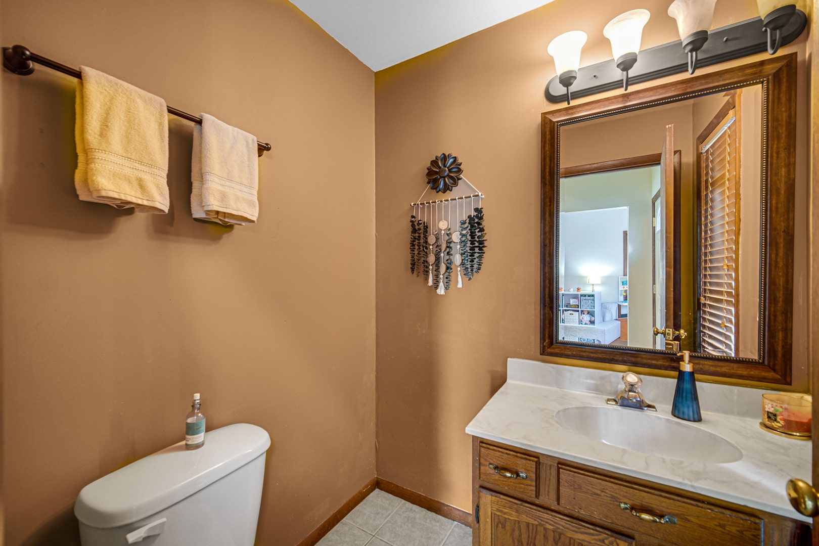 2075 Valley Creek Drive, Elgin, IL 60123 2075 Valley Creek Drive, Elgin, IL 60123
