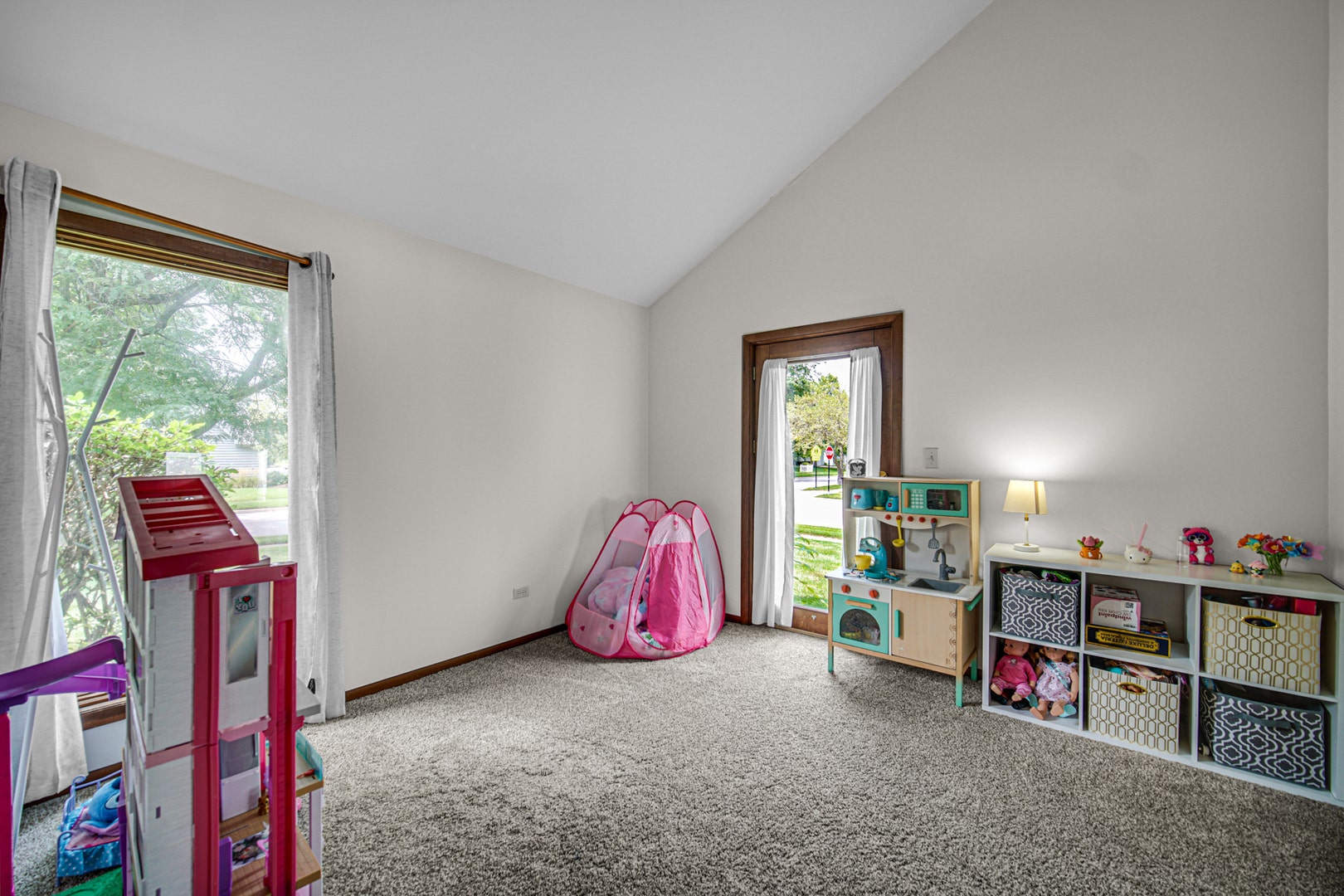 2075 Valley Creek Drive, Elgin, IL 60123 2075 Valley Creek Drive, Elgin, IL 60123
