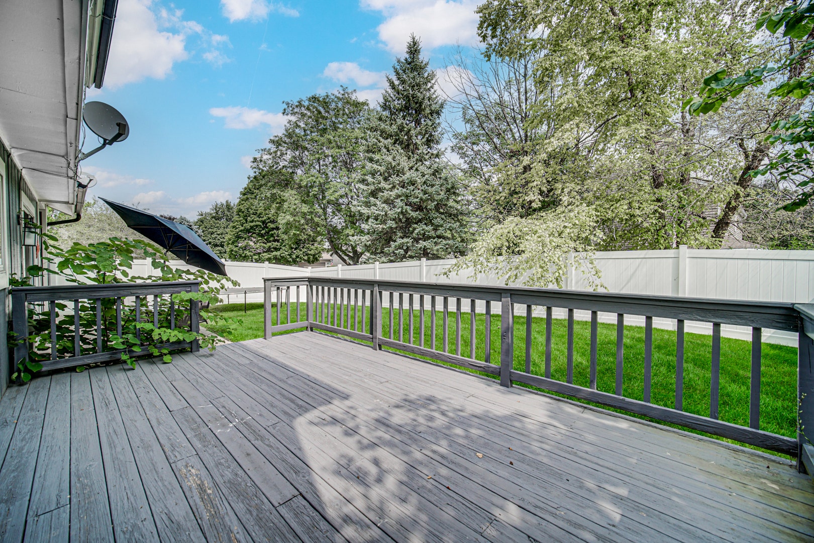 2075 Valley Creek Drive, Elgin, IL 60123 2075 Valley Creek Drive, Elgin, IL 60123