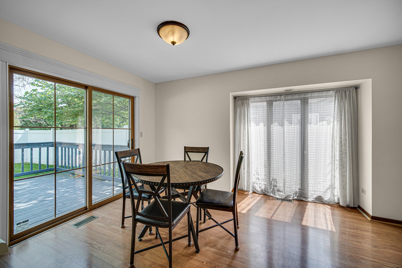 2075 Valley Creek Drive, Elgin, IL 60123 2075 Valley Creek Drive, Elgin, IL 60123