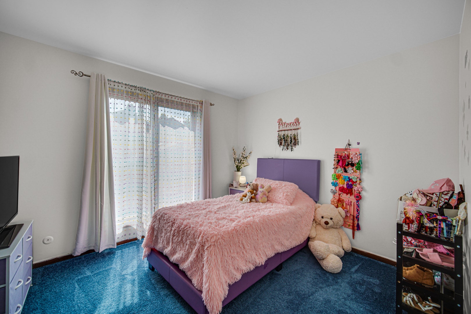 2075 Valley Creek Drive, Elgin, IL 60123 2075 Valley Creek Drive, Elgin, IL 60123