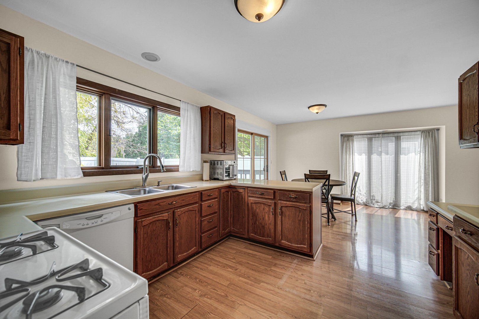 2075 Valley Creek Drive, Elgin, IL 60123 2075 Valley Creek Drive, Elgin, IL 60123