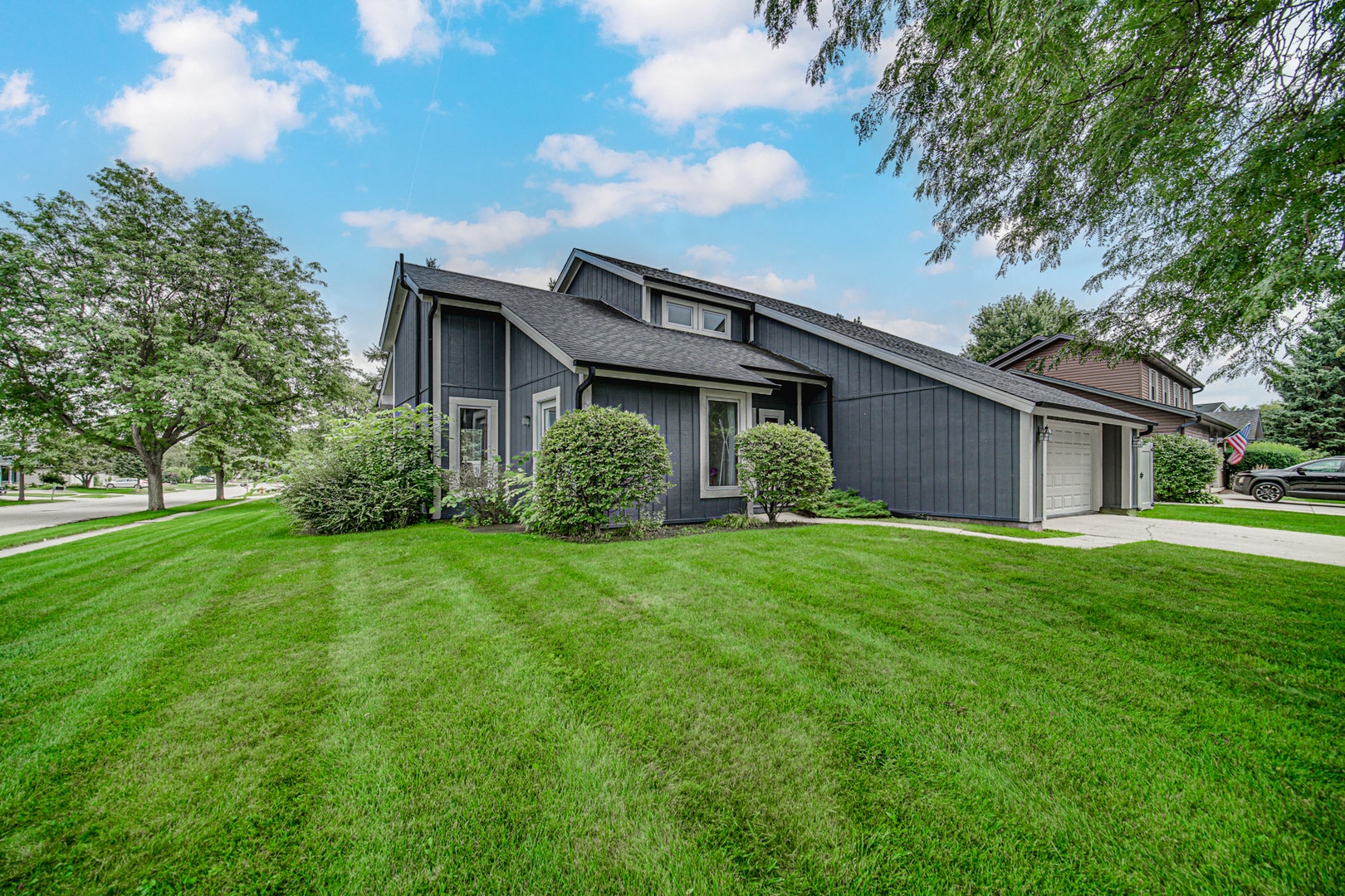 2075 Valley Creek Drive, Elgin, IL 60123 2075 Valley Creek Drive, Elgin, IL 60123