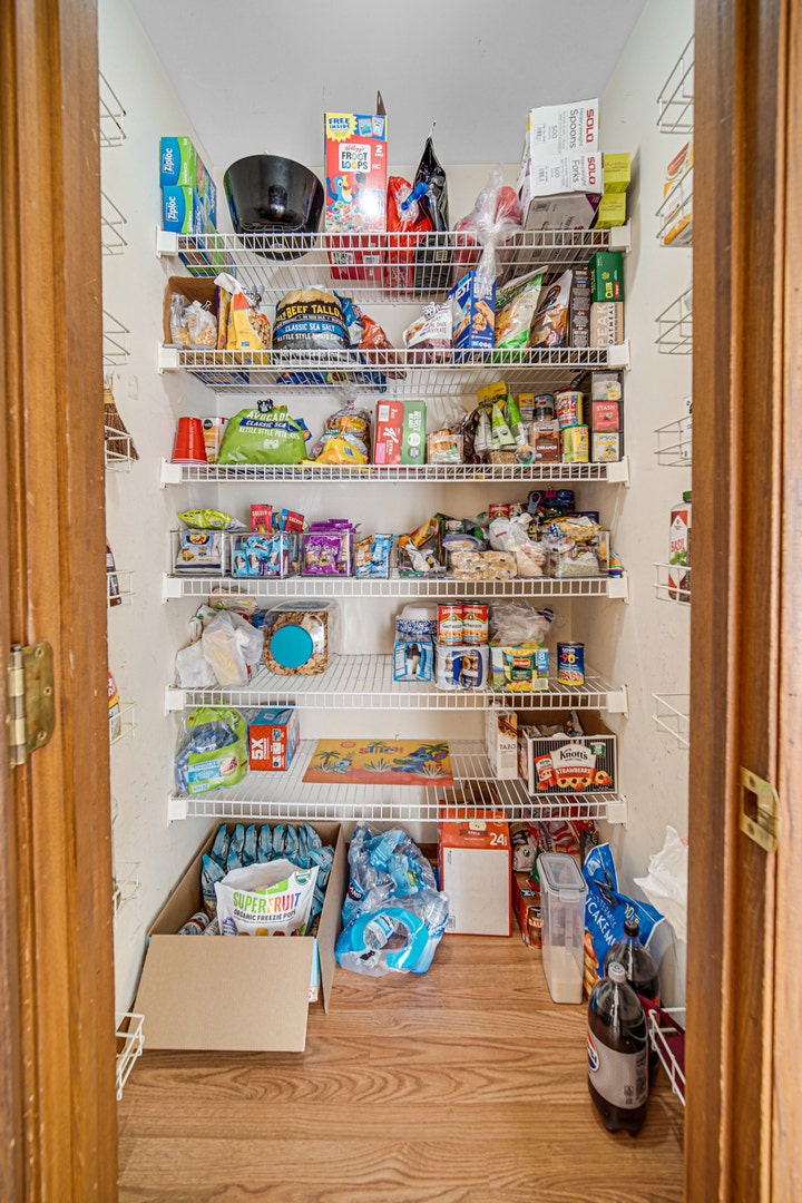 2075 Valley Creek Drive, Elgin, IL 60123 2075 Valley Creek Drive, Elgin, IL 60123