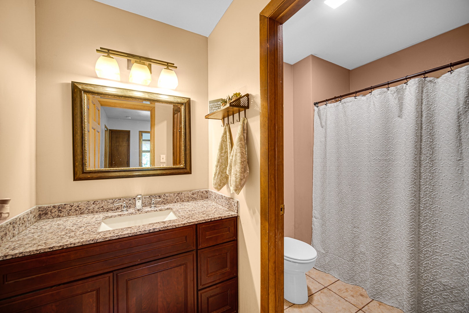 2075 Valley Creek Drive, Elgin, IL 60123 2075 Valley Creek Drive, Elgin, IL 60123