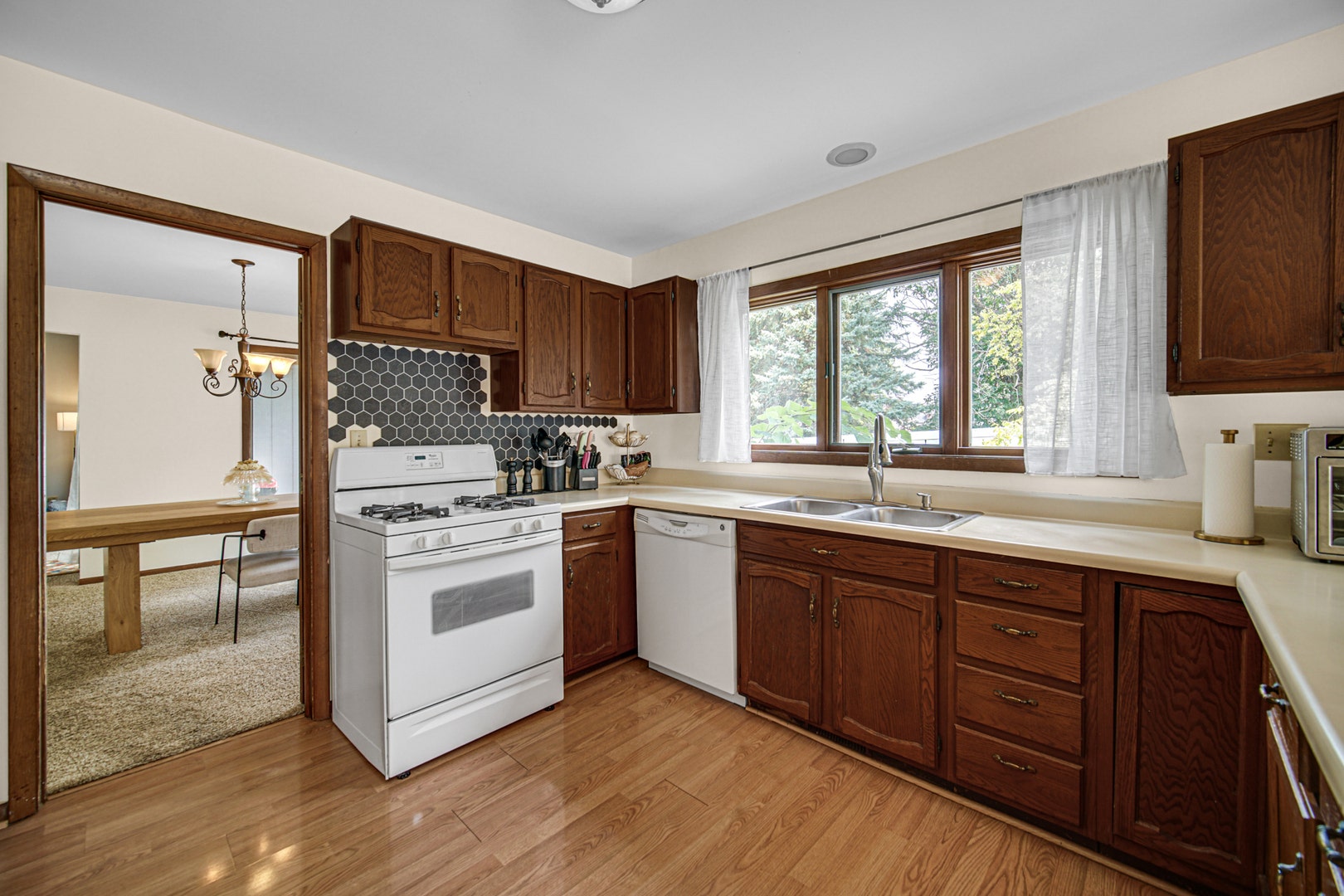 2075 Valley Creek Drive, Elgin, IL 60123 2075 Valley Creek Drive, Elgin, IL 60123